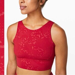 Lululemon Stronger as One Long Line
Bra Lulu X Barrys Bootcamp Emboss Dark Red 6